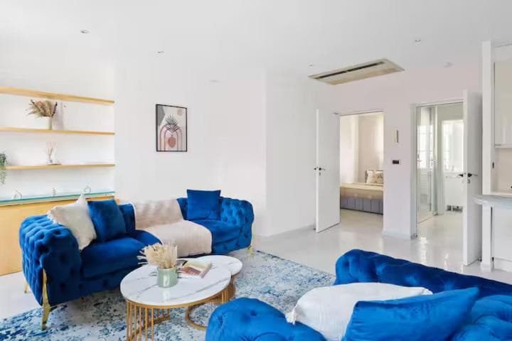 Stylish 2 BR Apartment